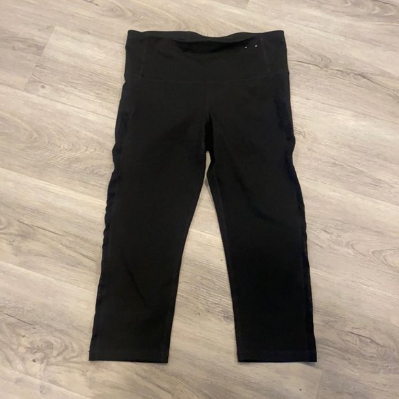 BUNDLE 4 for $30 Gap high waisted Capri pants size medium - Picture 1 of 9